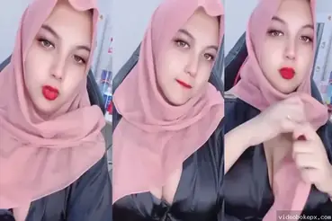 Bokep Hijab Cantik Live Pamer Toket Gede, Memek Basah Keliatan