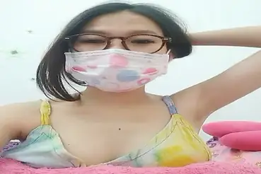 Live Show 14 Cewek Seksi Ngocok Memek Brutal Sampe Squirt Nyemprot